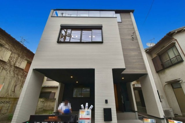 荒川区東尾久5丁目　新築戸建の外観|清潔感のあるシンプルな外観が特徴の新築戸建。

現地ご見学希望・資料請求などお気軽にお問い合わせ下さい！
03-5990-5201