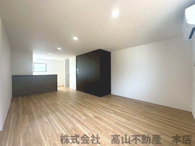 福津市八並のアパートの居間・リビング