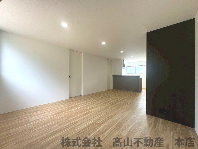 福津市八並のアパートの居間・リビング