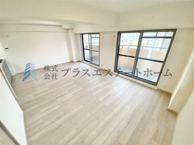 【居間・リビング】 | パルティ川西栄北団地 | 【弊社施工事例】バルコニーから光が差し込むリビングです♪暖かい空間で家族団らんをお楽しみください♪