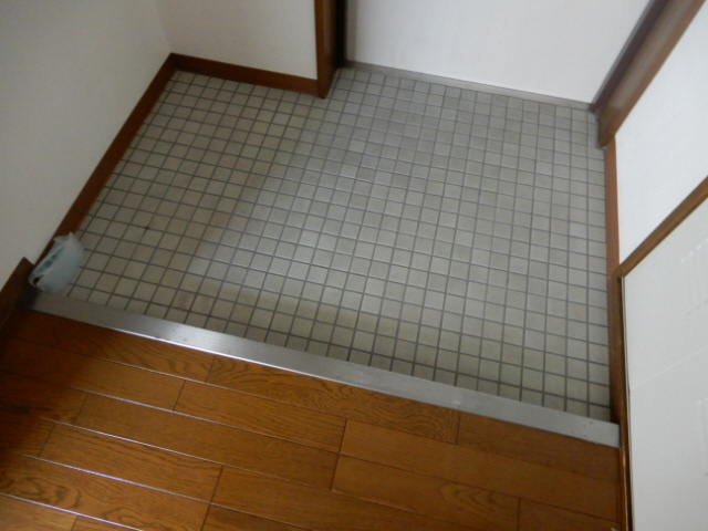 マノワールINOの玄関