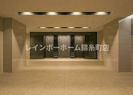 江東区東砂３丁目の賃貸マンションのエントランス