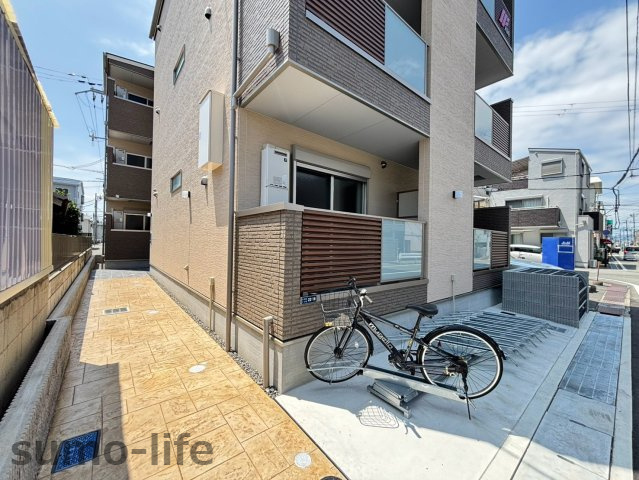 F asecia Upisのエントランス