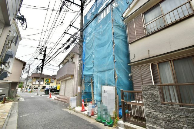 荒川区東尾久8丁目　新築戸建の外観|2026.07.12撮影

現地ご見学希望・資料請求などお気軽にお問い合わせ下さい！
03-5990-5201