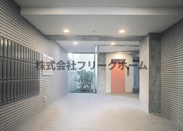 小金井市緑町５丁目の賃貸マンションのロビー