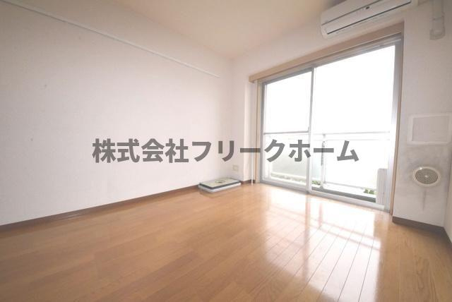 小金井市緑町５丁目の賃貸マンションの居間・リビング
