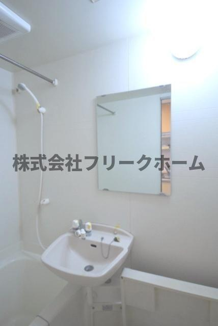 小金井市緑町５丁目の賃貸マンションの浴室
