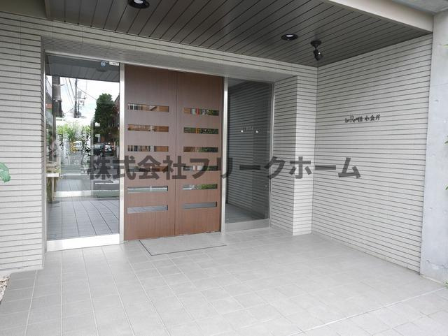 小金井市緑町５丁目の賃貸マンションのエントランス