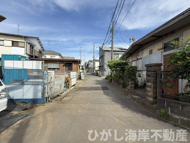 茅ケ崎市香川２丁目　新築戸建　全４棟の前面道路含む現地写真|7月11日撮影　建築中　現地外観