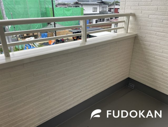 山形市沼木【2号棟】Z空調のバルコニー|洗濯は外干ししたいけど、外の目やお天気が気になる方オススメです。
