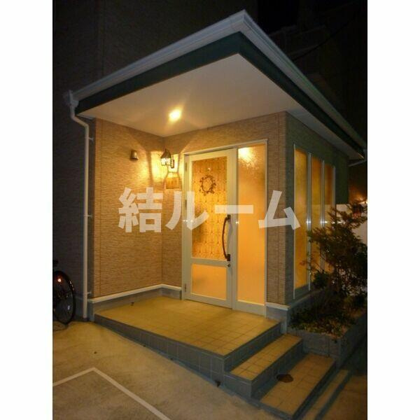 豊島区千川１丁目の賃貸マンションのエントランス