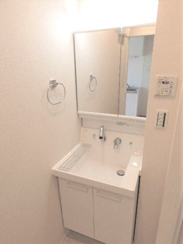 ビューノ渋谷本町の独立洗面台