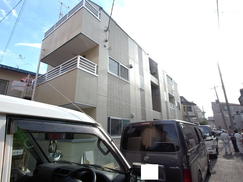 横浜市保土ケ谷区神戸町の賃貸マンションのエントランス