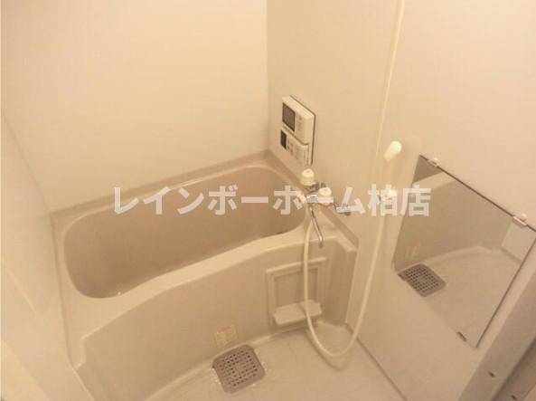 特典：仲介手数料が無料です!!の浴室|追い焚き機能があります