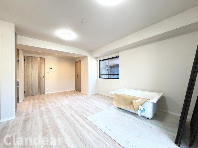 アドリーム西新井の居間・リビング|ドキドキの新生活も、安心してスタート。ぴったりの住まいを見つけませんか？クランディアが一緒に住まい選びをサポートします‼　まずは、お気軽にお問合せください　＃クランディア