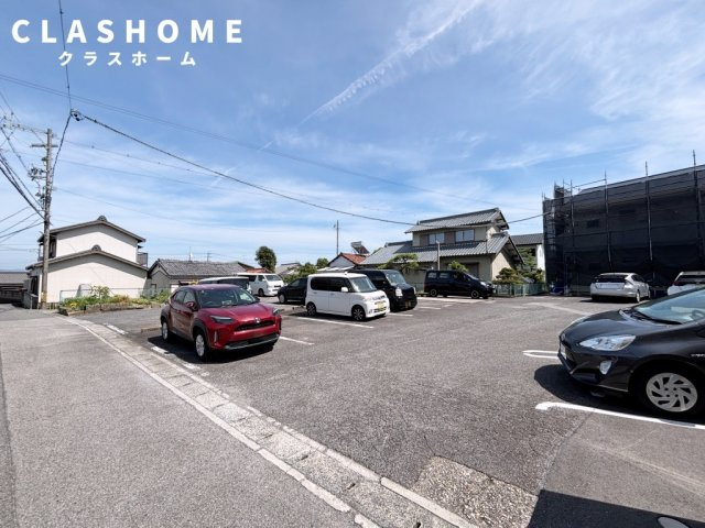 ゴールドタウン      刈谷市近郊の賃貸はクラスホーム刈谷店の駐車場