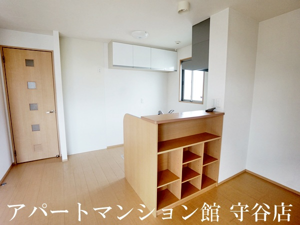 メゾン・ソレイユCの居間・リビング