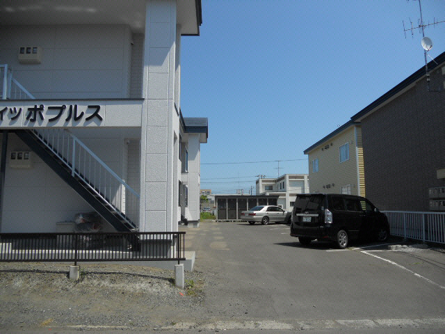 ハイツポプルスの駐車場