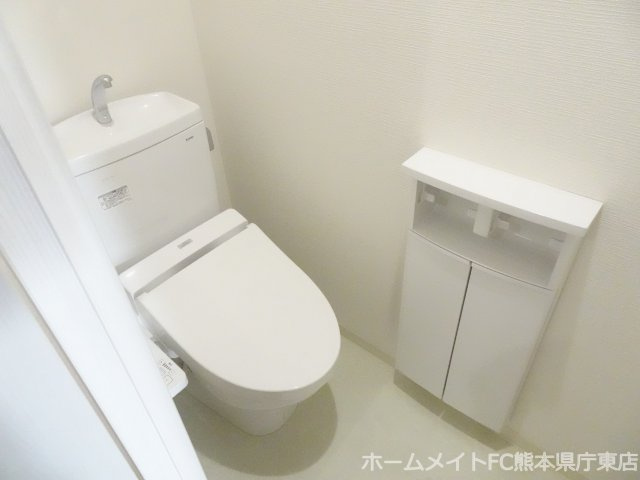 熊本市中央区出水１丁目の賃貸マンションのトイレ