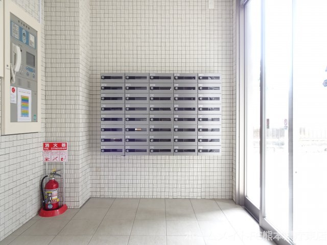 熊本市中央区出水１丁目の賃貸マンションのロビー
