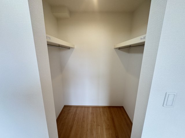 沖縄市知花（全5棟）C号棟の収納|C号棟　洋室7帖＋WIC付き♪