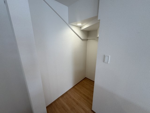沖縄市知花（全5棟）C号棟の収納|C号棟　階段下収納♪（パントリー付き）