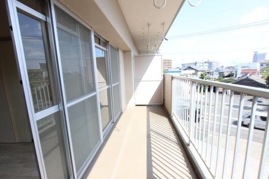 みず貴のバルコニー|お洗濯にも便利なバルコニー付き