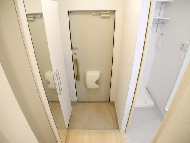 プロムナードメゾン弐番館Cの玄関|※室内画像は類似物件のもの