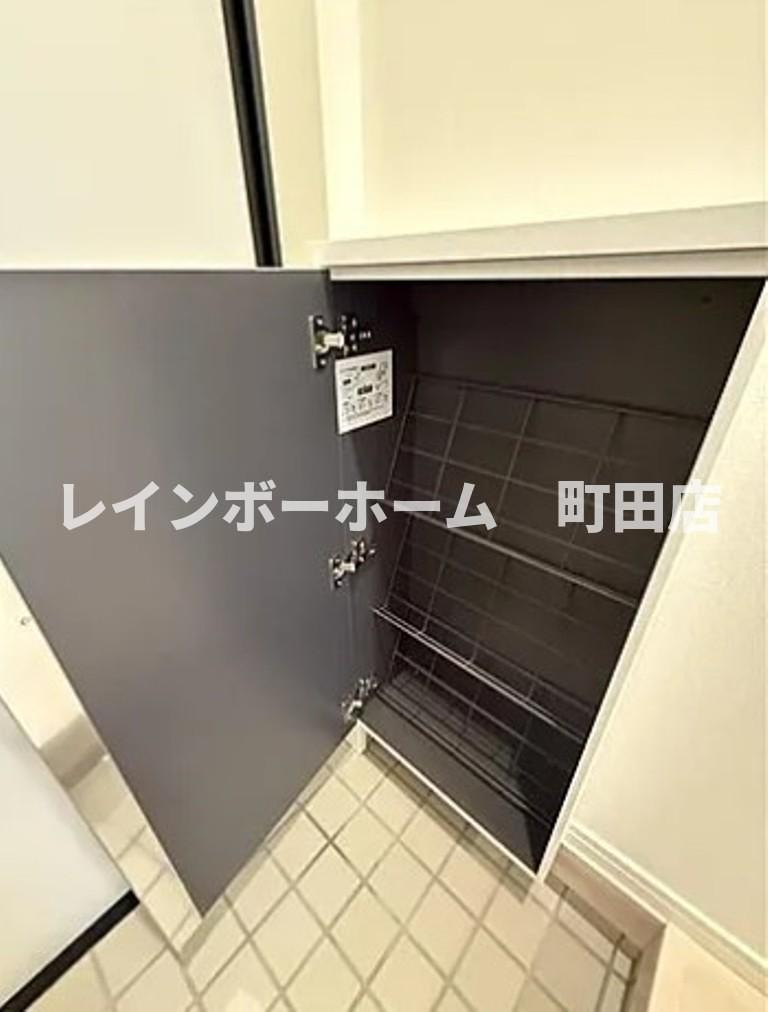 ラトゥール橋本 ※初期費用分割後払いサービス利用可能物件の玄関