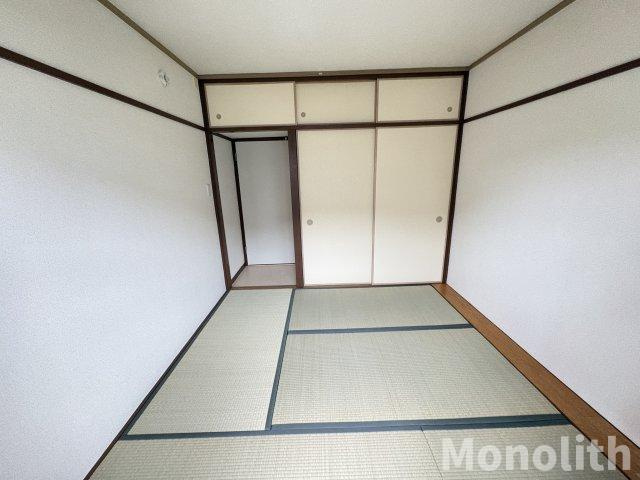 泉北城山台３丁14号棟の和室
