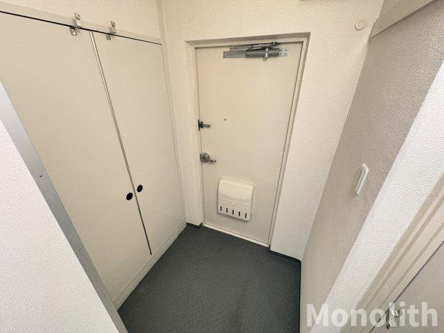 泉北城山台３丁14号棟の玄関