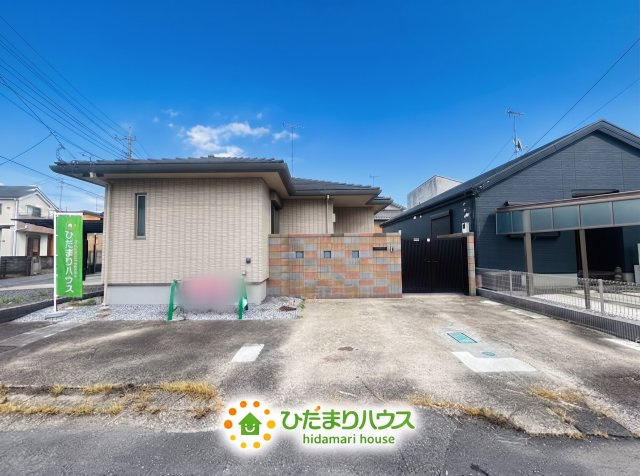 羽生市中央５丁目　中古一戸建ての駐車場