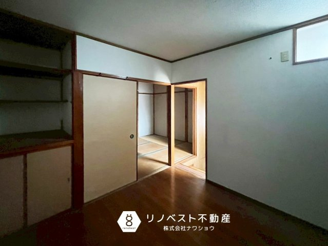 東大阪市新池島町1丁目の洋室|約4.5帖の2階洋室♪
バルコニーに面し、収納も豊富です◎