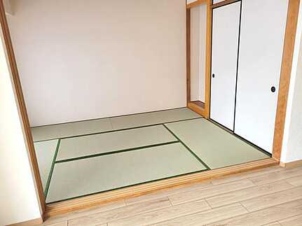 ランドコア戸坂出江の和室