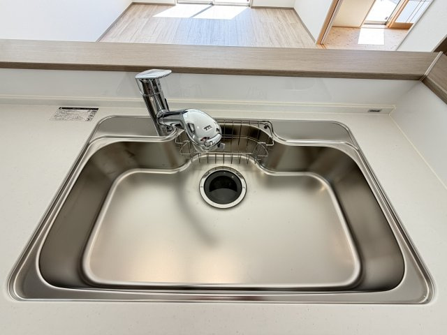 沖縄市知花（全5棟）D号棟のキッチン|D号棟　浄水器付き♪