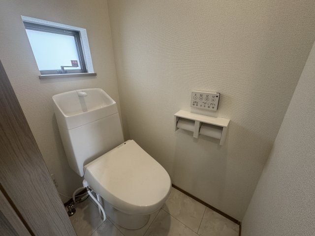 沖縄市知花（全5棟）D号棟のトイレ|D号棟　温水洗浄便座♪