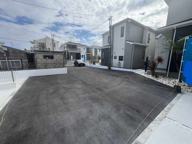 沖縄市知花（全5棟）D号棟の前面道路含む現地写真|※協定道路♪