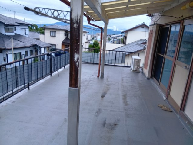 売土地　富士市今泉のその他|室内の様子です。建物付きの土地になります。現在ある建物をリフォームしてのご利用も可能です。