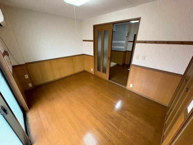 バーデンメモリアル市川の居間・リビング