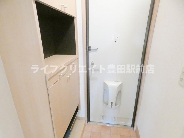 B-クレセントの玄関
