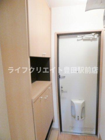 B-クレセントの玄関