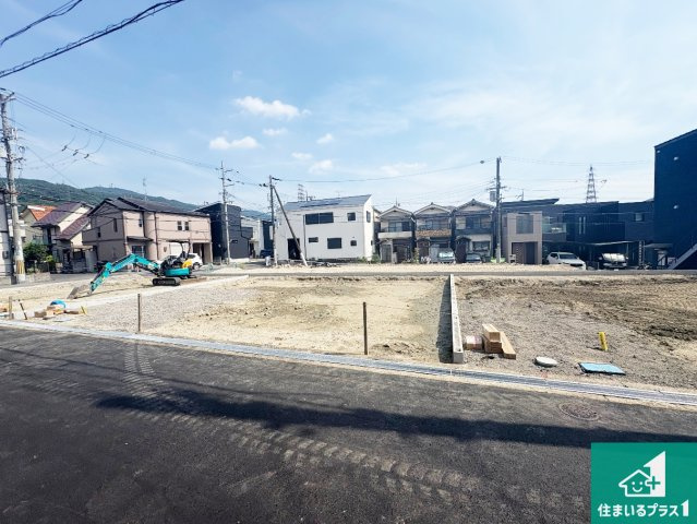 大東市中垣内　第5期　新築一戸建ての外観|周辺は落ち着いた街並みの住宅地！子育てがしやすい住環境です！まだ未完成ですが、現地でしかわからない事もございます。是非一度ご覧ください。