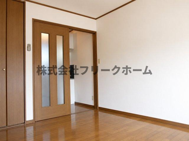 三鷹市下連雀１丁目のアパートの寝室