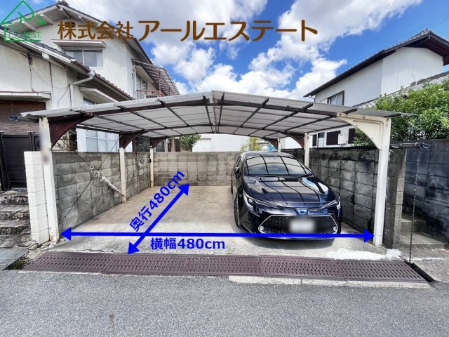 姫路市御立西3丁目　　中古戸建の駐車場