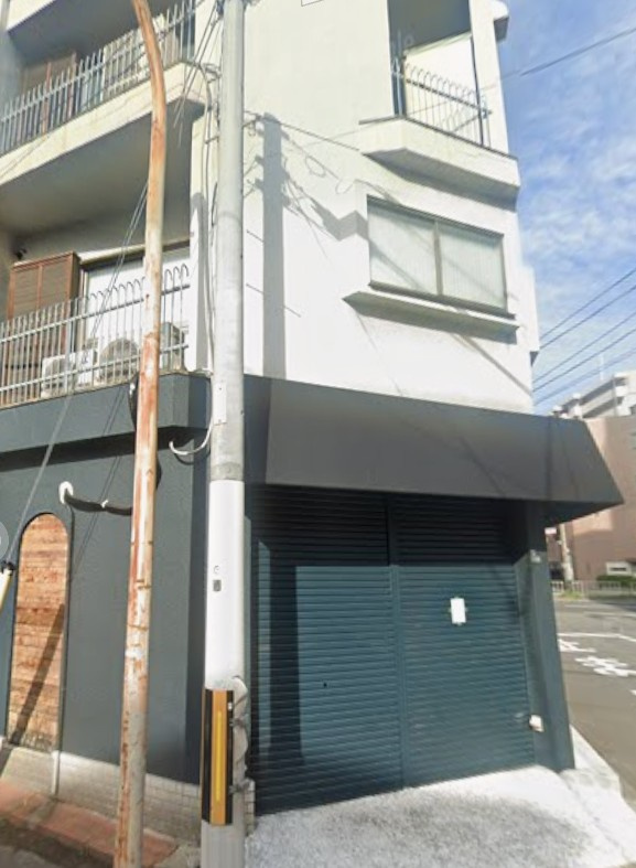西区本田連棟店舗の外観