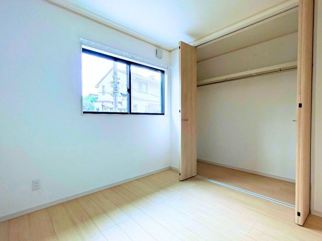 松山市吉藤２丁目の中古一戸建の洋室|使い勝手のいい洋室です