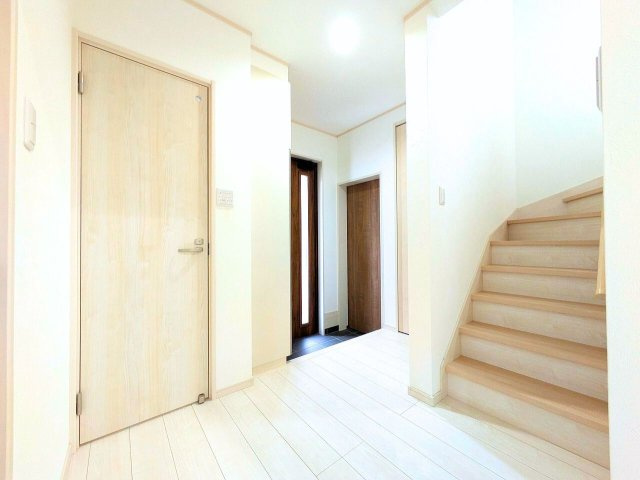 松山市吉藤２丁目の中古一戸建の玄関|                                                  
