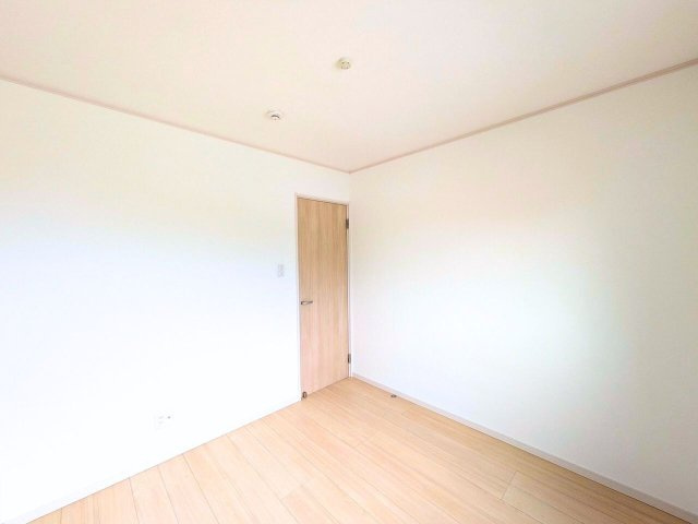 松山市吉藤２丁目の中古一戸建の洋室|                                                  