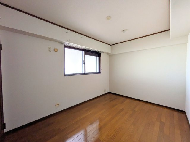 ライオンズマンション道後公園の洋室|広々とした洋室です