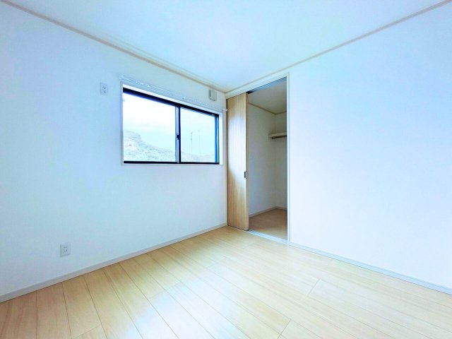 松山市吉藤２丁目の中古一戸建の洋室|使い勝手のいい洋室です